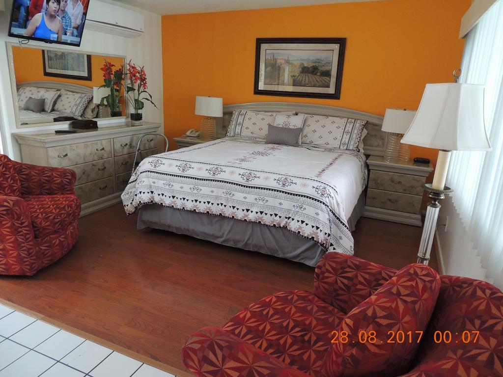 Casa Larrea Inn 팜데저트 외부 사진